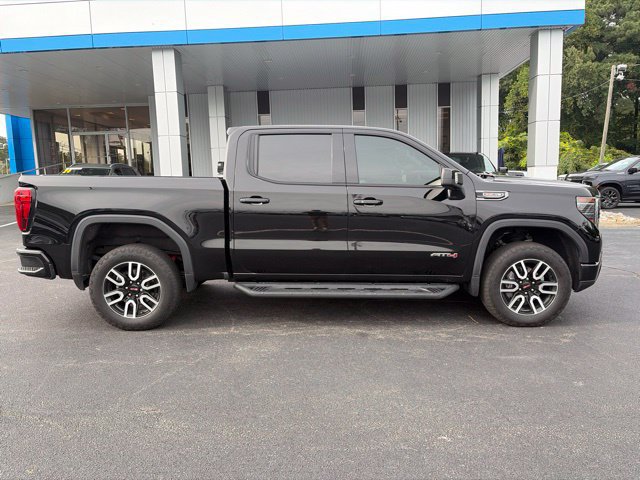 Used 2024 GMC Sierra 1500 AT4 w/ Technology Package AWD/4WD image 10