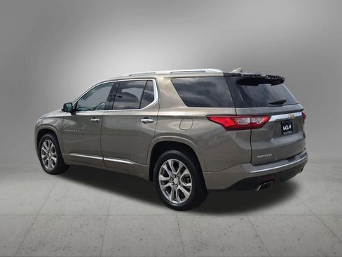 Used 2018 Chevrolet Traverse Premier w/ Driver Confidence II Package FWD image 4