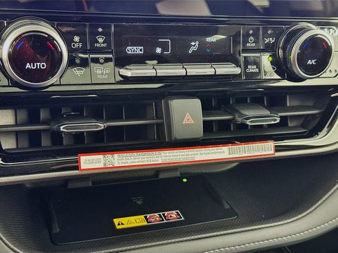 New 2026 Toyota Highlander Limited image 19