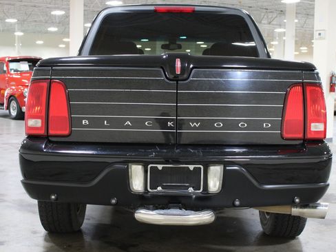 Used 2002 Lincoln Blackwood RWD image 30