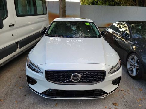 Used 2023 Volvo S60 B5 Ultimate image 6