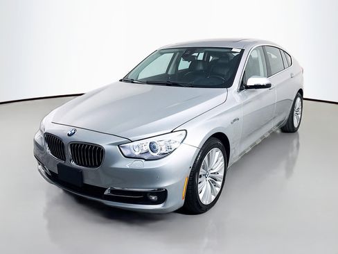 Used 2017 BMW 550i Gran Turismo xDrive w/ Executive Package AWD/4WD image 4