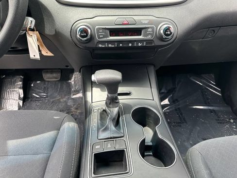 Used 2019 Kia Sorento AWD V6 image 42