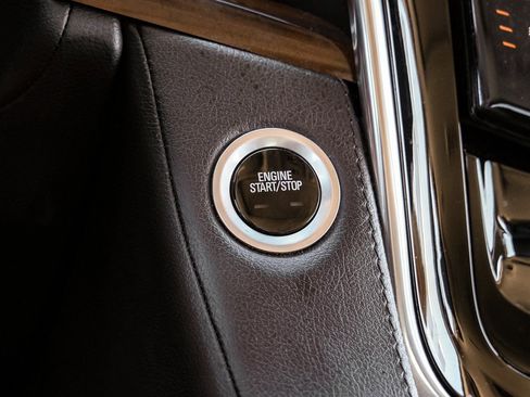 Used 2018 Cadillac Escalade Luxury image 20