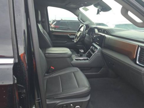 Used 2023 GMC Sierra 1500 Denali w/ Technology Package AWD/4WD image 8
