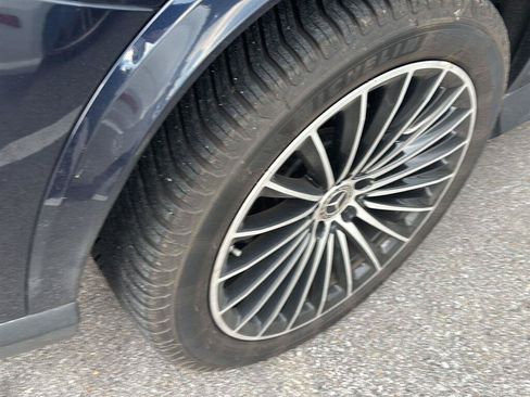 Used 2024 Mercedes-Benz GLC 300 4MATIC image 5