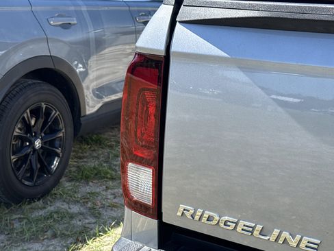 Certified 2022 Honda Ridgeline Sport image 9