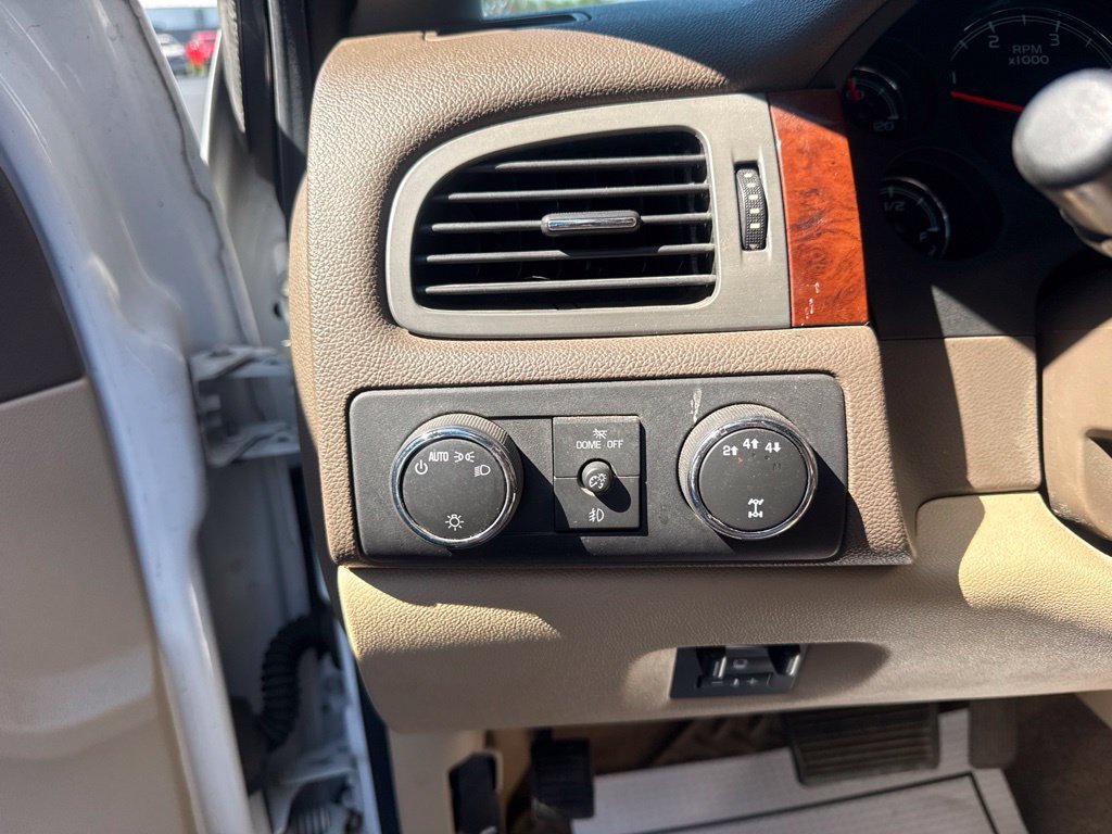 Used 2013 Chevrolet Silverado 2500 LTZ w/ LTZ Plus Package AWD/4WD image 18