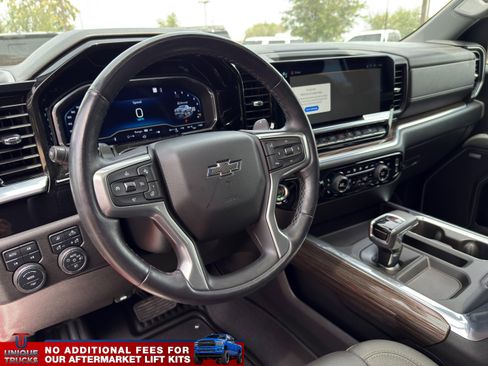 Used 2022 Chevrolet Silverado 1500 RST AWD/4WD image 18