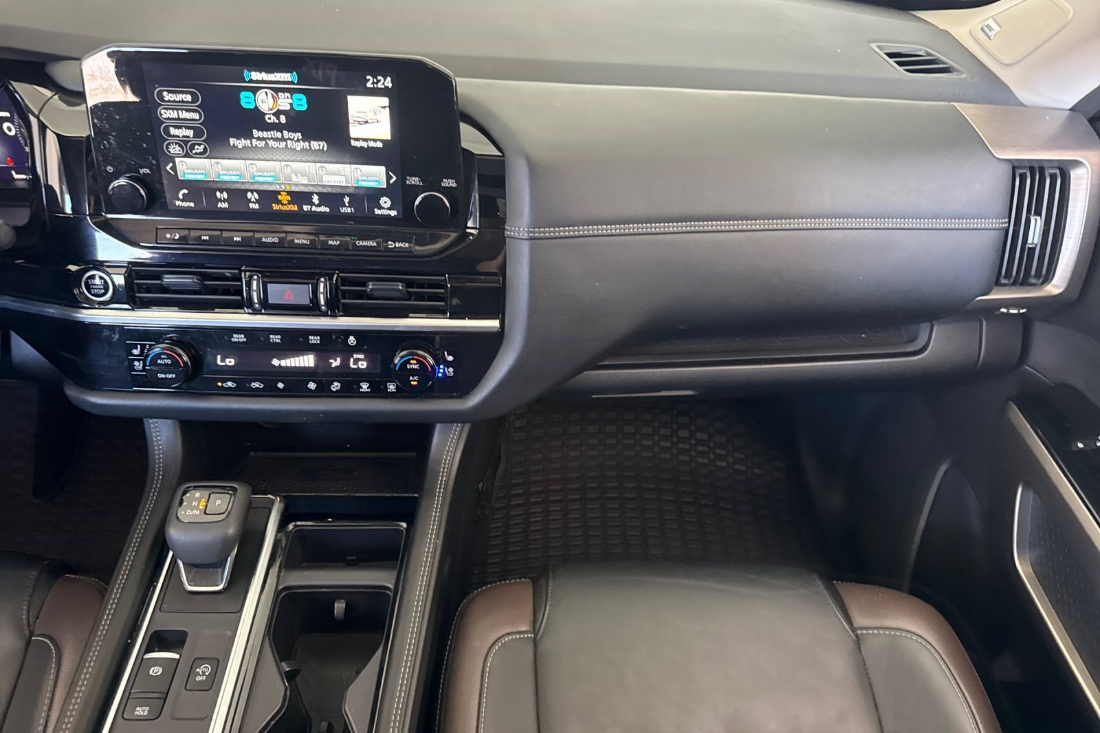 Used 2024 Nissan Pathfinder Platinum w/ Cargo Package AWD/4WD image 19
