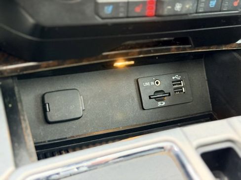 Used 2015 Ford F150 Platinum w/ Equipment Group 701A Luxury image 16