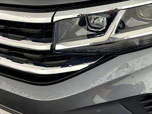 Used 2021 Volkswagen Atlas Cross Sport S image 28