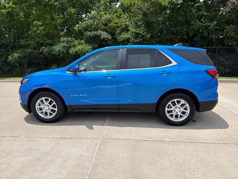 Used 2024 Chevrolet Equinox LT AWD/4WD image 2