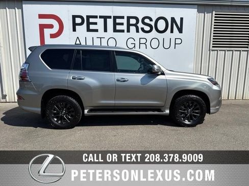 Used 2023 Lexus GX 460 Premium w/ Premium Package AWD/4WD image 3