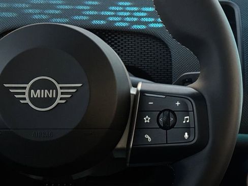 Certified 2025 MINI Cooper Countryman S w/ Comfort Package Max image 23