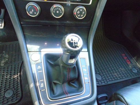 Used 2016 Volkswagen GTI SE w/ Driver Assistance Package image 14