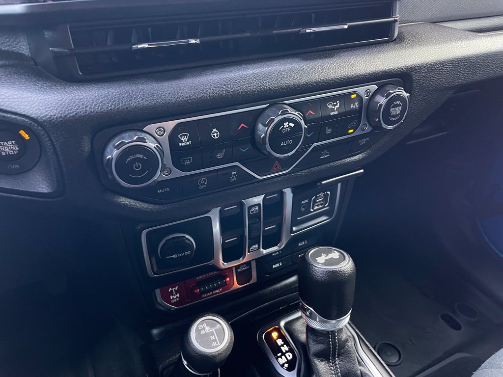 Used 2024 Jeep Wrangler Unlimited Sport AWD/4WD image 19