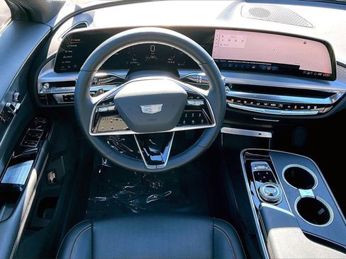 Certified 2024 Cadillac Lyriq Sport image 8