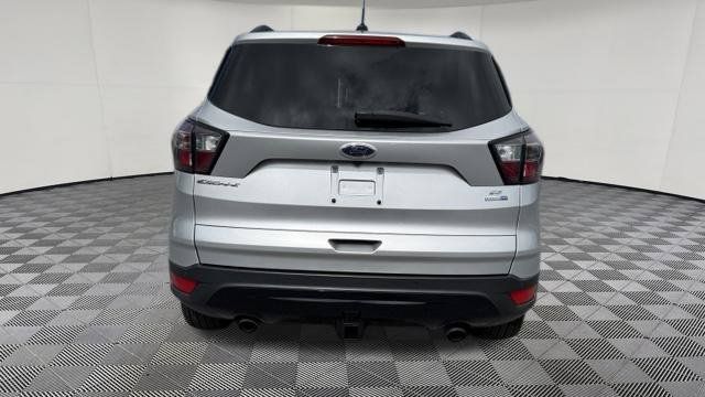 Used 2017 Ford Escape SE w/ Equipment Group 201A AWD/4WD image 4