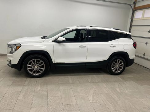 Used 2024 GMC Terrain SLT AWD/4WD image 5