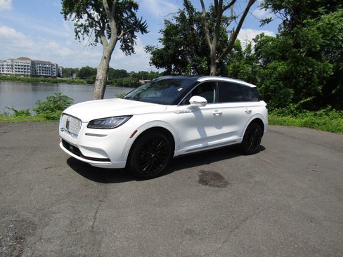 Used 2022 Lincoln Corsair Reserve image 44