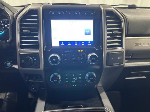 Used 2020 Ford F350 Platinum w/ FX4 Off-Road Package image 18