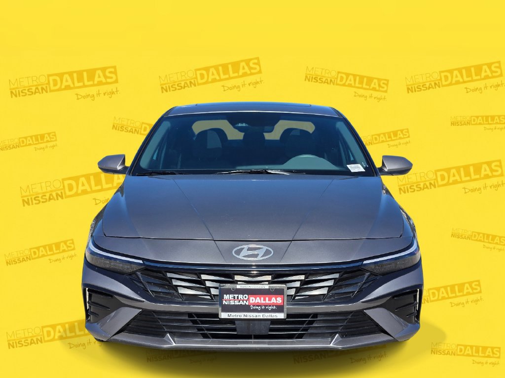 Used 2024 Hyundai Elantra SEL w/ Convenience Package FWD image 2