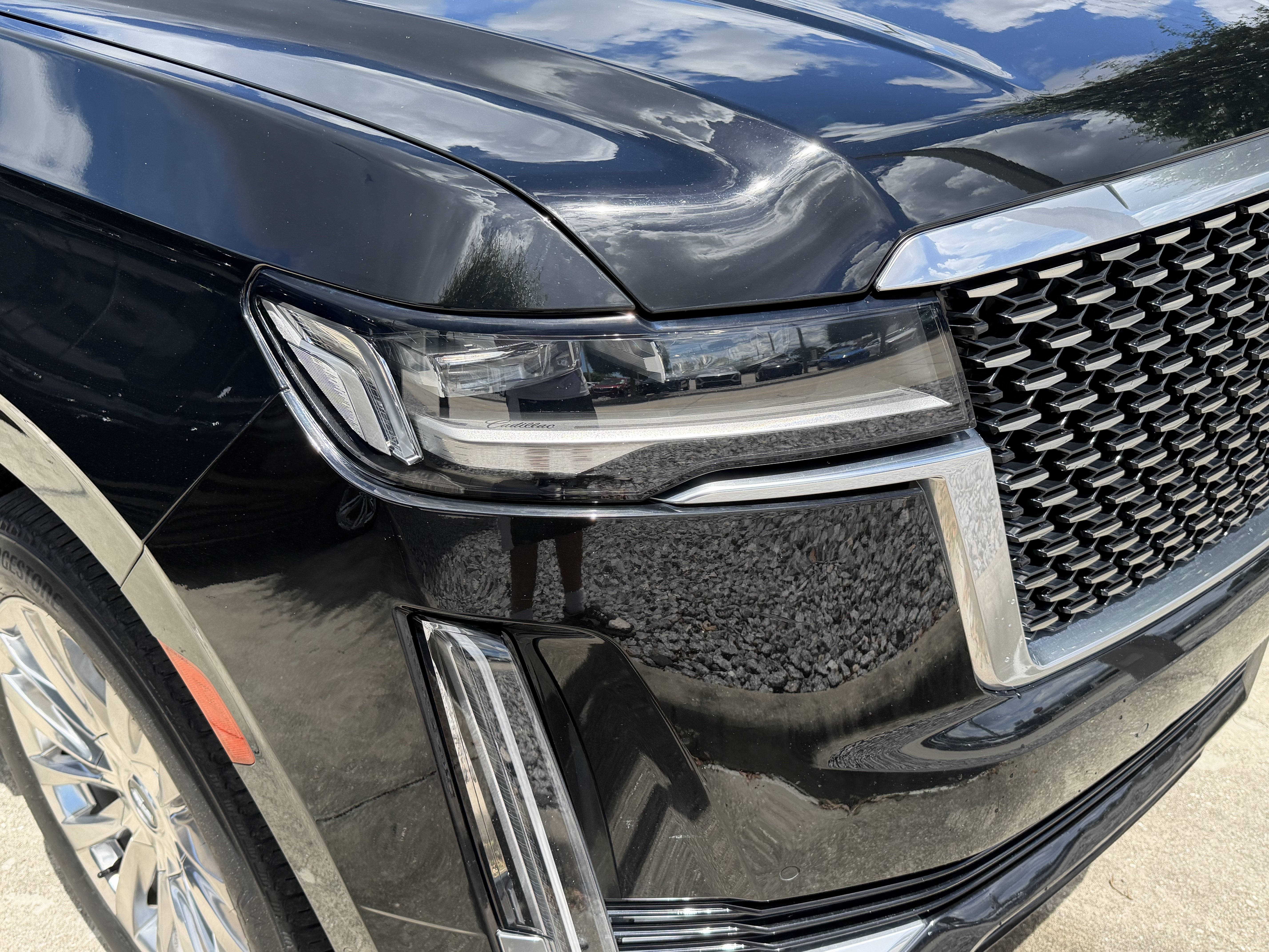 Used 2022 Cadillac Escalade Premium Luxury w/ LPO, Floor Liner Package AWD/4WD image 9