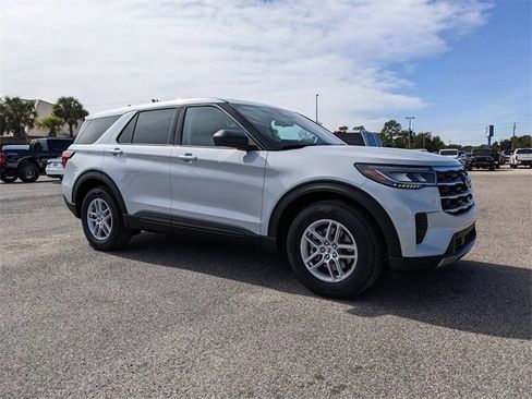 New 2026 Ford Explorer Active image 2