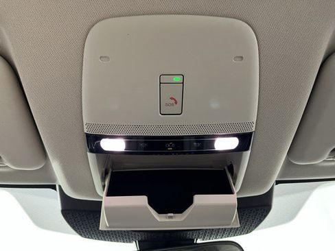 Used 2023 Nissan Ariya FWD image 32