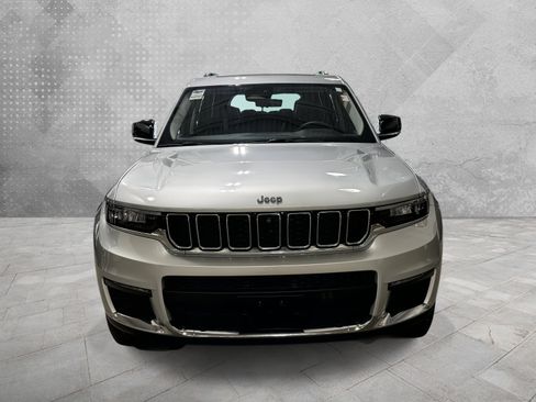 Used 2023 Jeep Grand Cherokee L Limited w/ Luxury Tech Group II AWD/4WD image 3