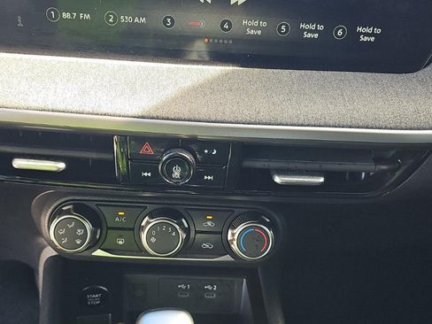 Used 2025 Nissan Kicks SV FWD image 11