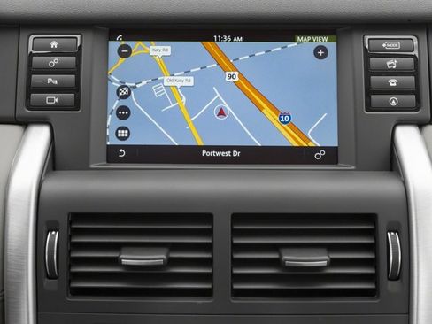 Used 2018 Land Rover Discovery Sport SE image 17