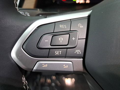 New 2026 Volkswagen Atlas SE FWD image 17