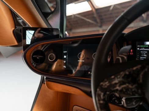 Used 2020 McLaren Speedtail image 11