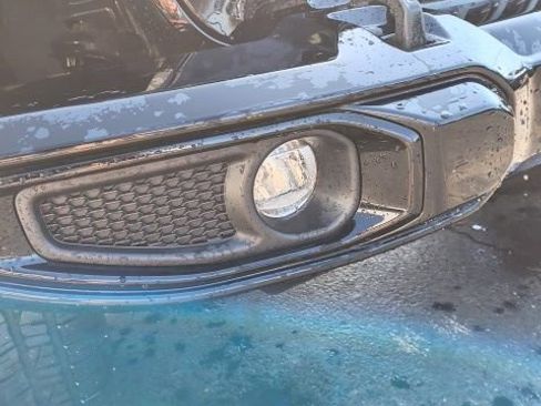 Used 2022 Jeep Gladiator Overland image 8