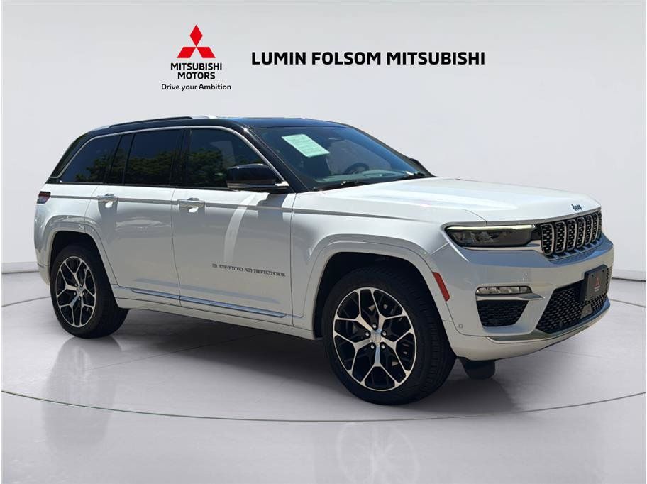 Used 2022 Jeep Grand Cherokee Summit AWD/4WD image 7