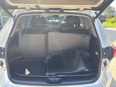 Used 2019 Toyota Highlander Limited Platinum AWD/4WD image 28