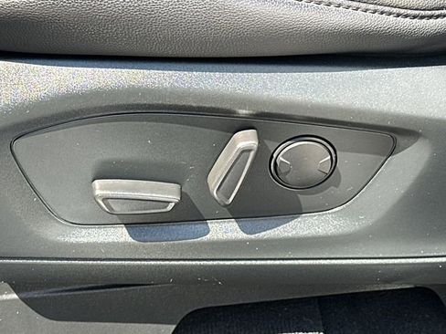 Used 2022 Ford Explorer ST-Line w/ Class IV Trailer Tow Package image 41