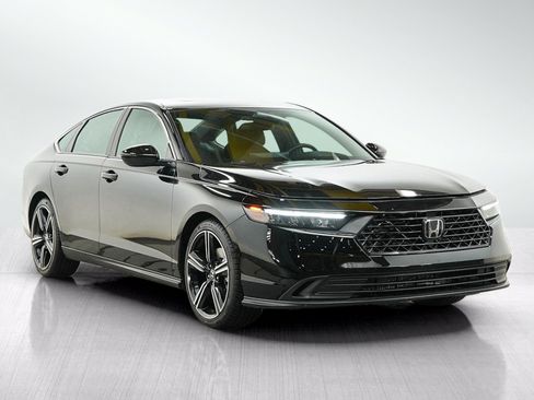 Used 2025 Honda Accord Sport image 7