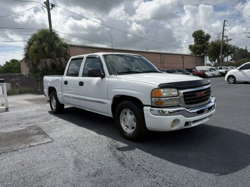 Used 2004 GMC Sierra 1500 SLE RWD image 3