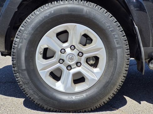 Used 2015 Toyota 4Runner SR5 RWD image 8