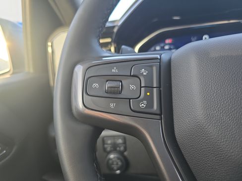 Used 2025 Chevrolet Silverado 1500 ZR2 image 23