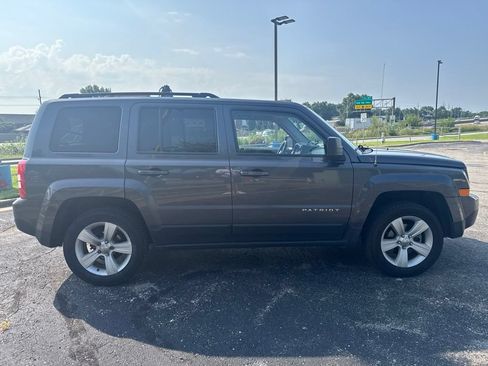 Used 2014 Jeep Patriot Latitude AWD/4WD image 2