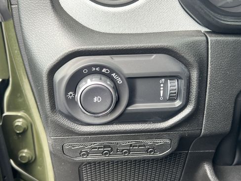 Used 2024 Jeep Wrangler Unlimited Sport AWD/4WD image 30