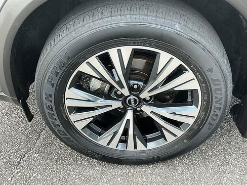 Certified 2023 Nissan Rogue SV AWD/4WD image 10