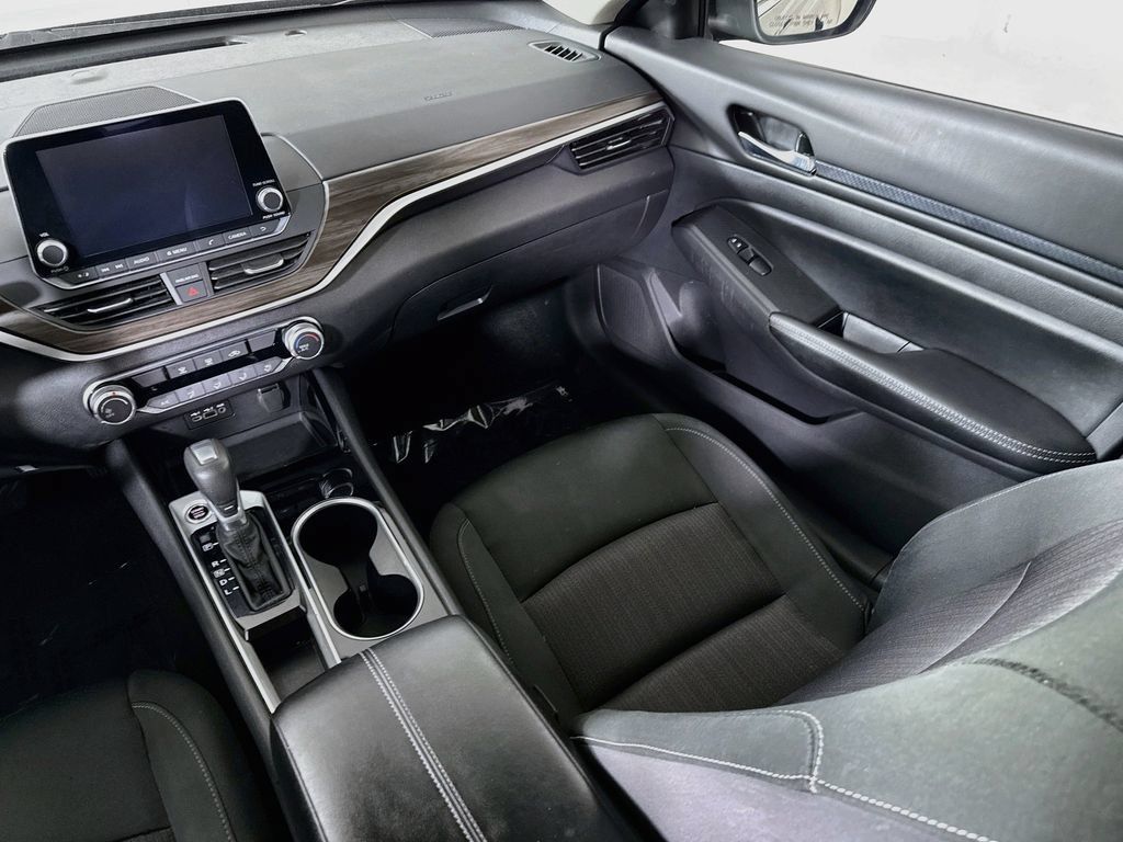Certified 2024 Nissan Altima 2.5 SV FWD image 25