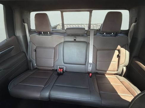 Used 2023 GMC Sierra 1500 Denali w/ Technology Package AWD/4WD image 16