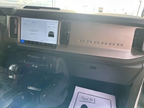 Used 2025 Ford Bronco Outer Banks image 11