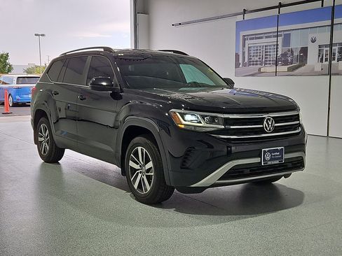 Certified 2023 Volkswagen Atlas SE FWD image 2